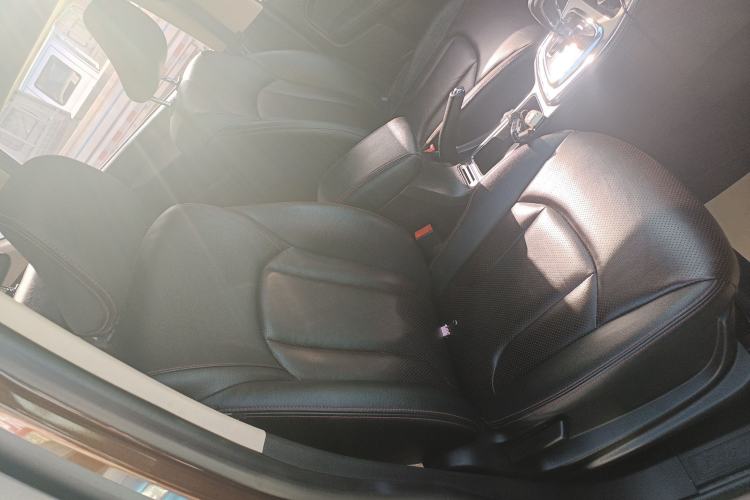 Used Baojun 560 2016 1.8L iAMT Luxury Model
