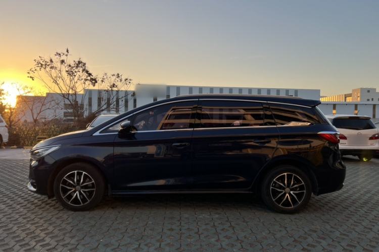 Used BYD Song MAX 2018 1.5T Automatic Smart Connect Elite Model with 6 Seats
