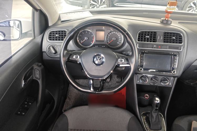 Used Volkswagen Polo 2016 1.6L Automatic Comfort Model