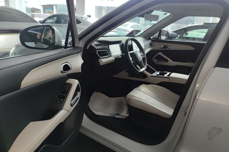 Used BYD Yuan UP 2025 Intelligent Driving Version 401 km Leading Edition