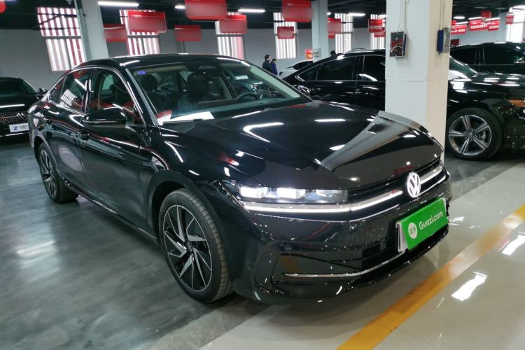 Used Volkswagen Magotan 2024 380TSI DSG Prestige Edition DaMai Package
