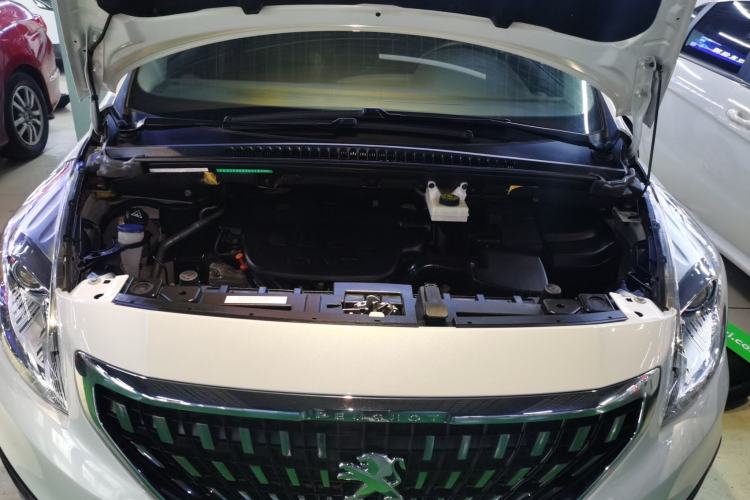 Used Peugeot 3008 2016 2.0L Automatic Classic Edition
