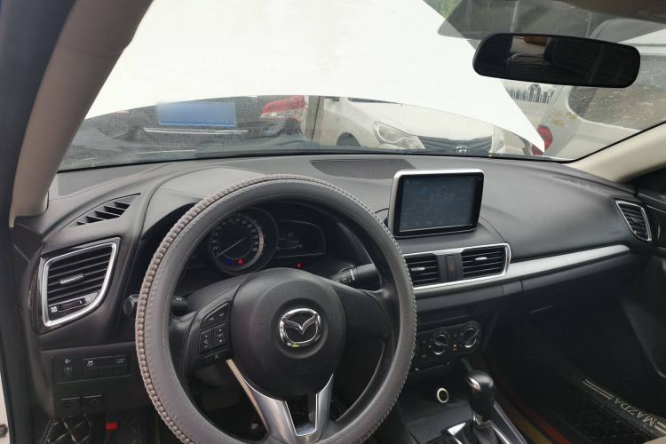 Used Mazda Mazda 3 Axela 2014 Sedan 1.5L Automatic Comfort Model
