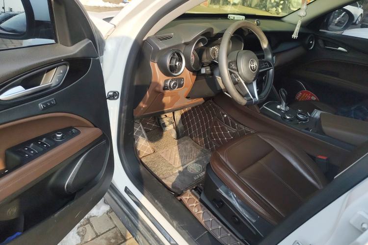 Used Alfa Romeo Stelvio 2017 2.0T 200HP Luxury Edition
