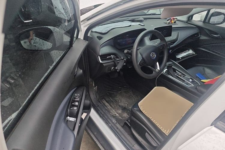 Used Buick Velite 6 2023 430km Range Commuter Version
