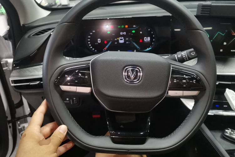 Used Changan Eado 2024 PLUS Blue Whale NE 1.4T GDI DCT High-Energy Edition
