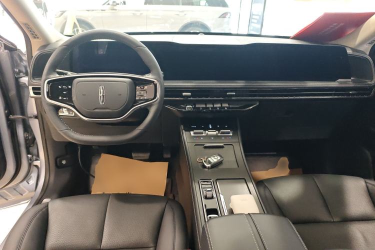 Used Lincoln Corsair 2023 2.0T Two-Wheel-Drive Luxury Edition
