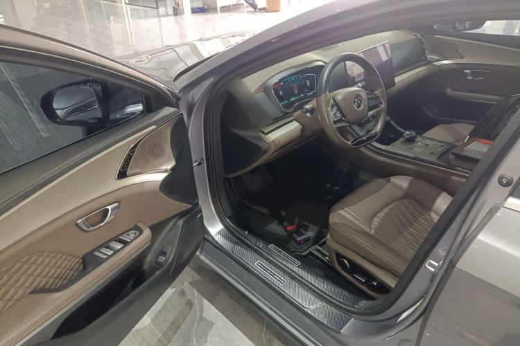 Used BYD Han 2022 EV Genesis Edition 715KM Front-Wheel-Drive Prestige Model
