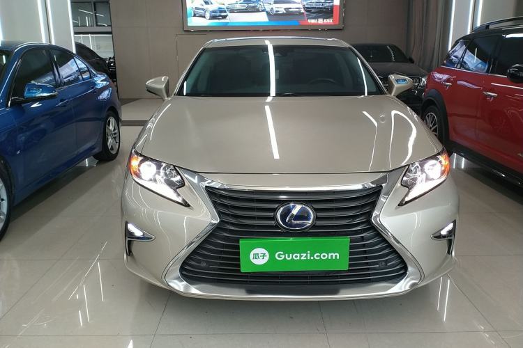 Used Lexus ES 2015 300h Comfort Edition
