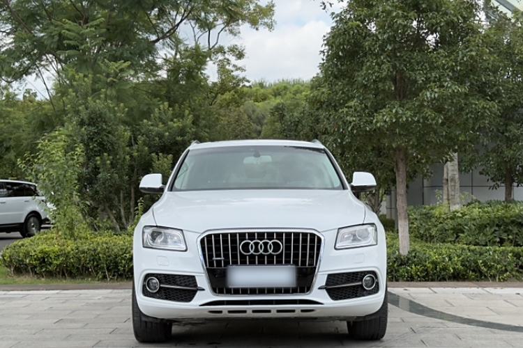 Used Audi Q5 2017 Plus 40 TFSI Ambition Model
