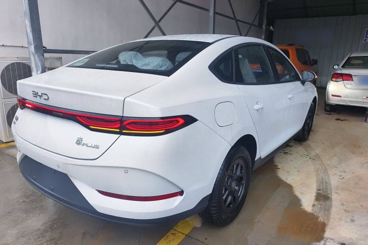 Used BYD Qin PLUS 2025 DM-i Smart Drive 55KM Leading Model
