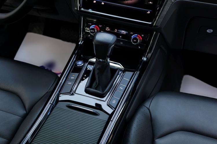 Used Volkswagen Phideon 2019 380TSI Two-Wheel Drive Business Edition China VI Standard