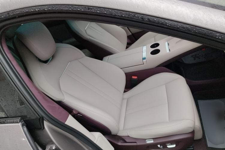 Used  YU7 2025 Ultra-Long Range High-Performance All-Wheel-Drive Max Edition
