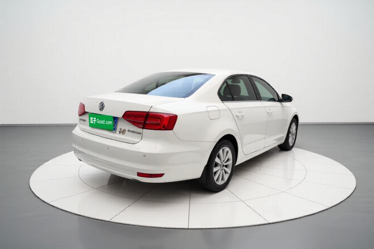 Used Volkswagen Sagitar 2015 1.6L Automatic Comfort Model
