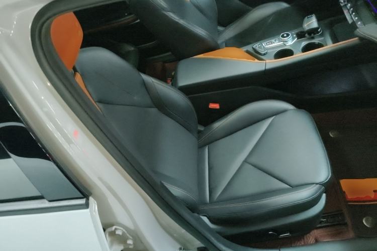 Used Changan UNI-V 2022 1.5T Prestige Version
