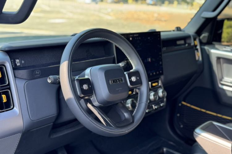 Used  V23 2025 501 Four-Wheel Drive Intelligent Driving Version
