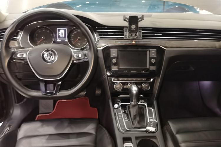 Used Volkswagen Magotan 2018 Facelift 330TSI DSG Luxury Model