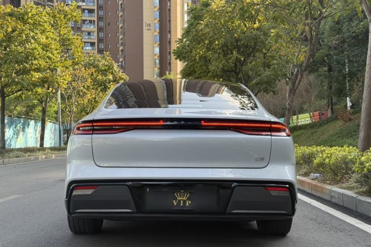 Used  E8 2024 550 km Range Rear-Wheel-Drive PRO
