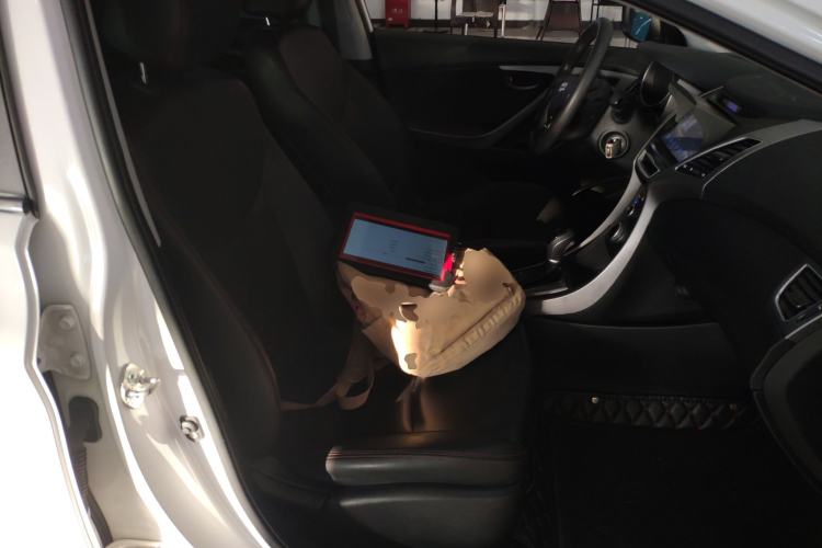 Used Hyundai Elantra 2016 1.6L Automatic Smart Version
