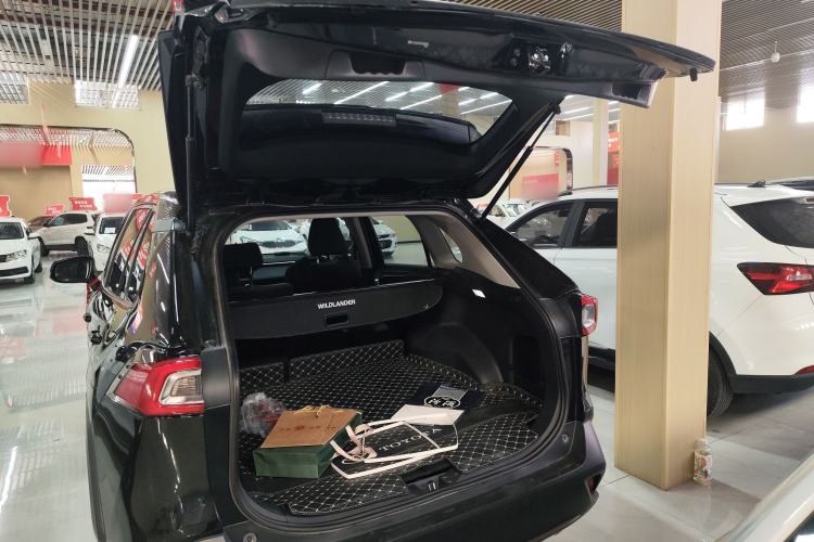 Used Toyota Wildlander 2023 2.0L CVT Two-Wheel Drive Leading Edition
