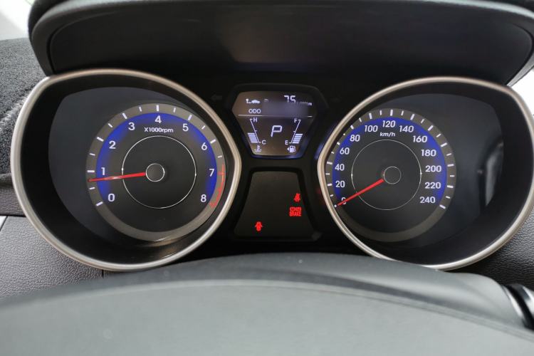 Used Hyundai Elantra (5th Generation / Langdong) 2016 1.6L Automatic Smart Version