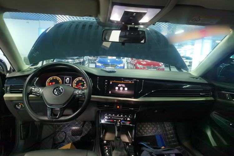 Used Volkswagen Passat 2020 Facelift 330TSI Elite Edition China VI Standard
