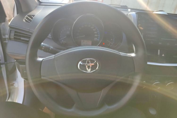 Used Toyota YARiS L 2017 1.5E CVT Dynamic Edition
