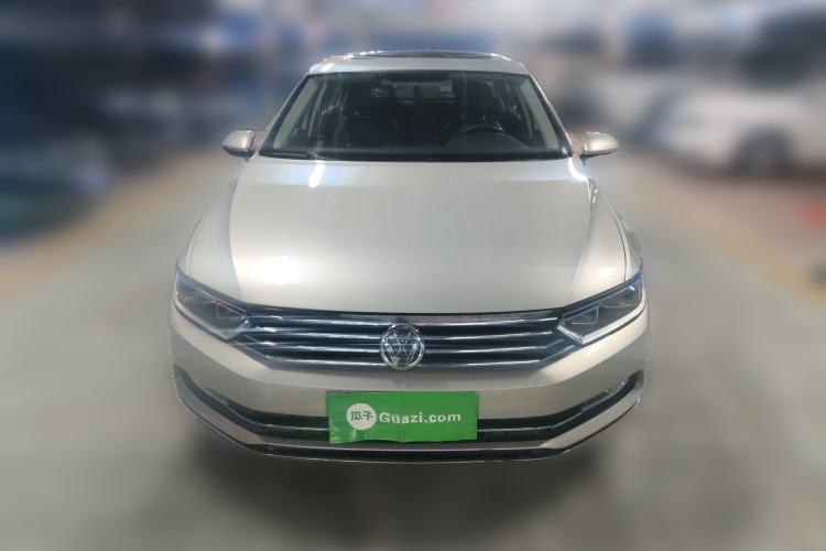 Used Volkswagen Magotan 2017 330TSI DSG Leading Model
