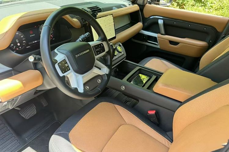 Used Land Rover Defender 2023 Facelift 110 3.0T P400 X-DYNAMIC HSE
