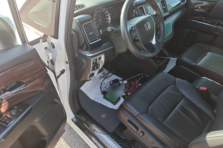 Used Honda Elysion 2016 2.4L Style Edition
