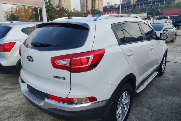 Used Kia Sportage R 2014 2.0L Manual Two-Wheel Drive GL Trim
