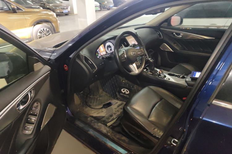 Used Infiniti Q50L 2018 2.0T Enjoyment Version China VI Standard
