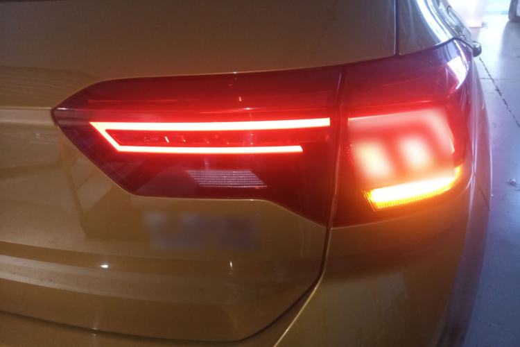 Used Volkswagen T-ROC 2018 280TSI DSG Two-Wheel-Drive Comfort Version China V Standard
