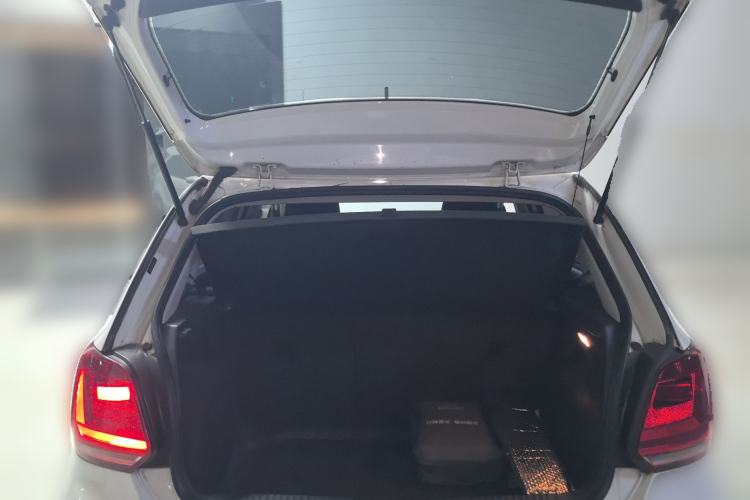 Used Volkswagen Polo 2014 1.6L Automatic Comfort Edition