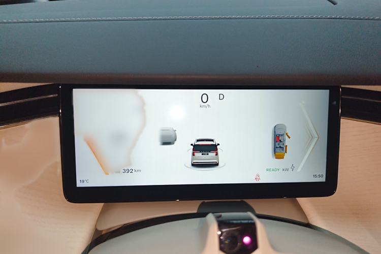 Used Volvo EM90 2025 Ultra Six-Seater
