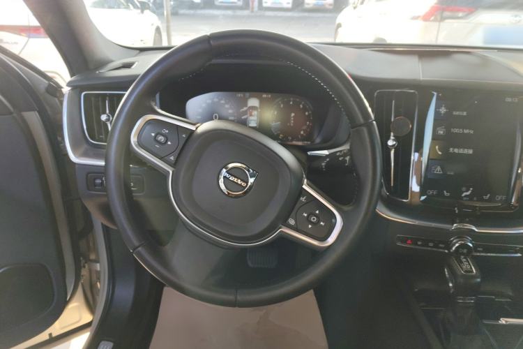 Used Volvo XC60 2019 T5 4x4 Smart Edition China V Standard
