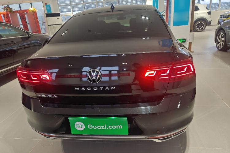 Used Volkswagen Magotan 2025 Revised Version Zhongxiang Edition 330TSI DSG Luxury Trim
