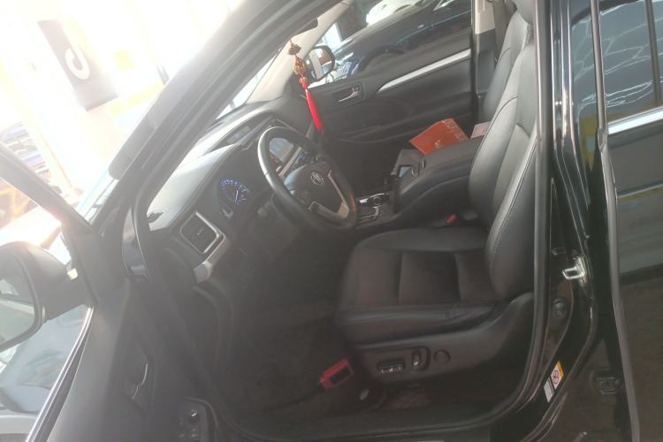 Used Toyota Highlander 2018 2.0T Four-Wheel Drive Luxury Edition 7 Seats China V Emission Standard
