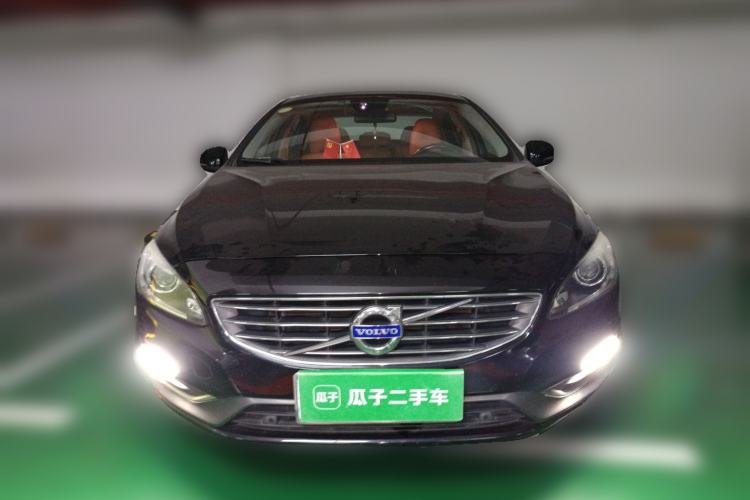 Used Volvo S60 2015 S60L 2.0T Zhiyuan Edition

