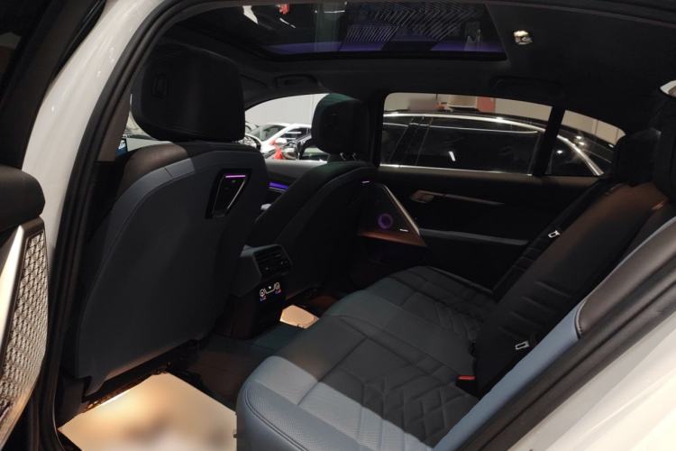 Used BMW 5 Series 2024 530Li Luxury Edition M Sport Package