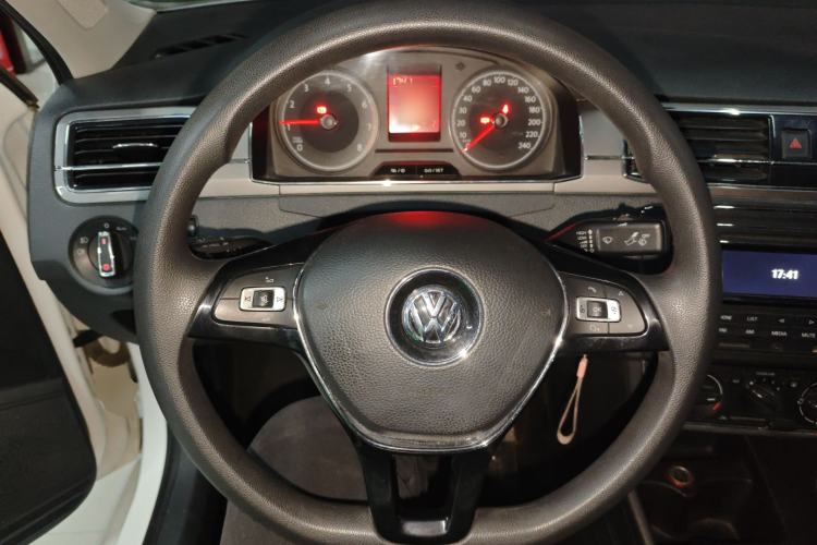 Used Volkswagen Santana 2016 1.6L Manual Comfort Edition