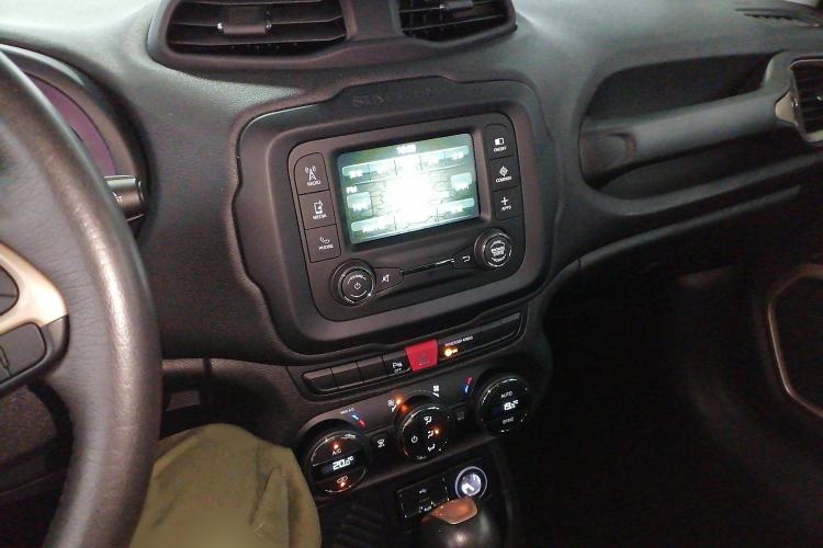 Used  Renegade 2017 180T Automatic Jingneng Edition
