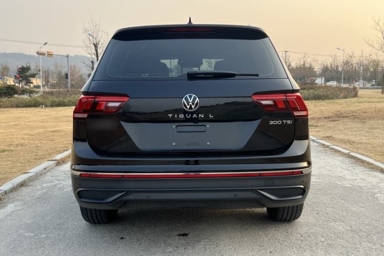Used Volkswagen Tiguan L 2024 Outstanding Model 300TSI Automatic Two-Wheel Drive Longteng Edition