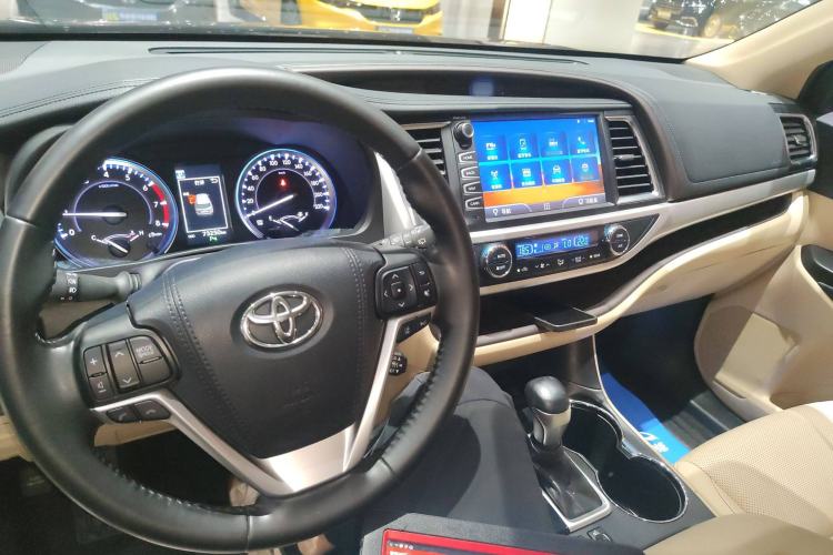 Used Toyota Highlander 2018 2.0T Four-Wheel Drive Luxury Version 7 Seats China VI Standard

