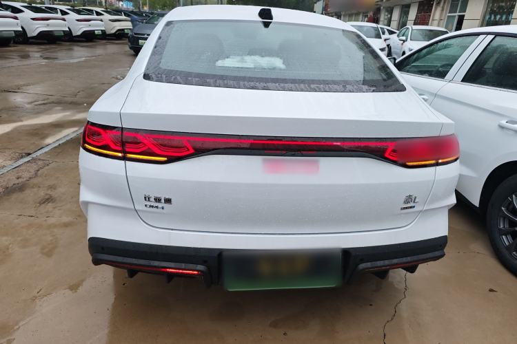 Used BYD Qin L 2025 DM-i Smart Drive 80KM Leading Model
