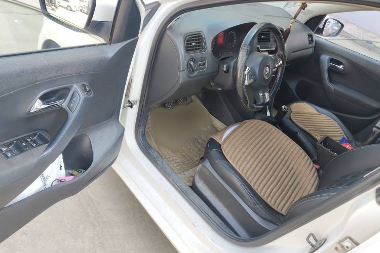 Used Volkswagen Polo 2013 1.4L Manual Fashion Edition
