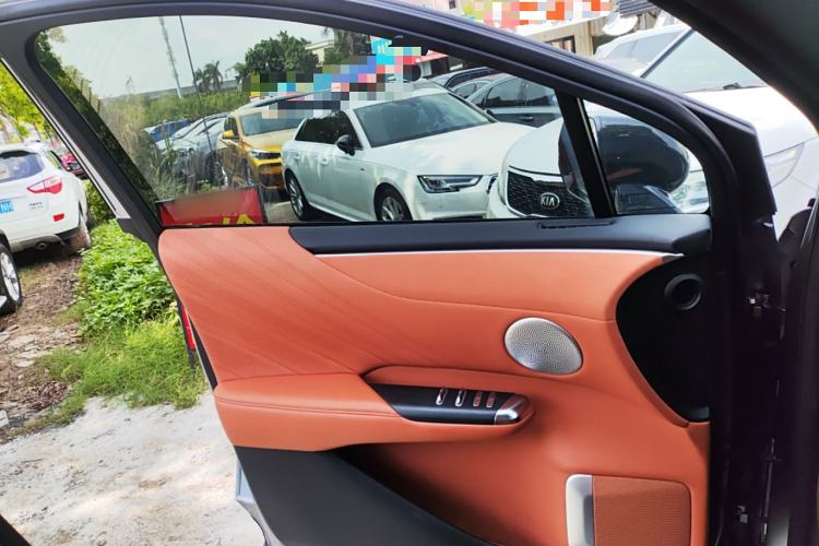 Used  E07 2025 All-Electric 4x4 90kWh Ultra High-Performance Edition