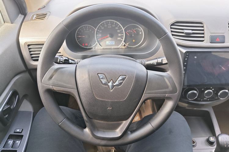 Used Wuling Hongguang 2014 1.5L S Standard Version
