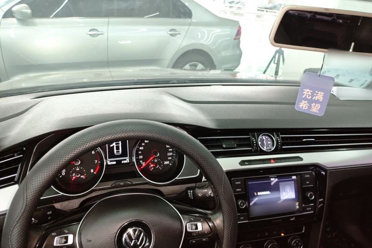 Used Volkswagen Magotan 2017 330TSI DSG Leading Model