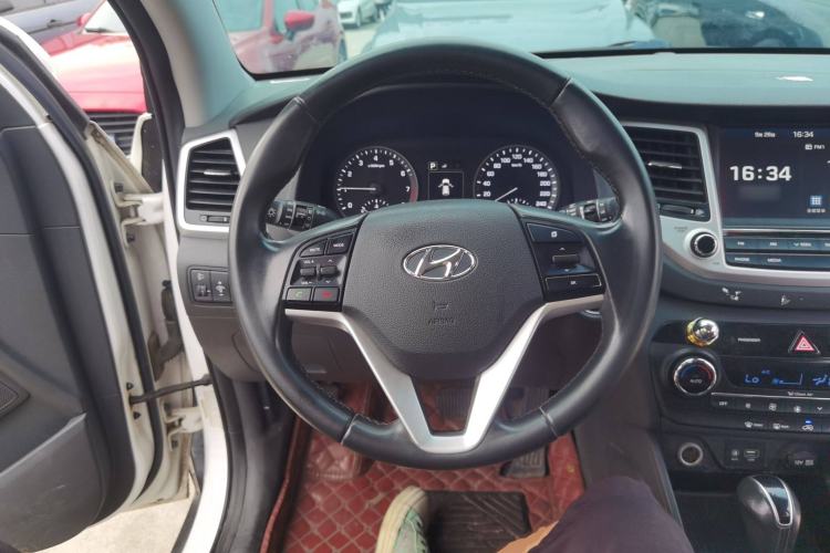 Used Hyundai Tucson 2015 1.6T Dual-Clutch Two-Wheel-Drive Smart Model
